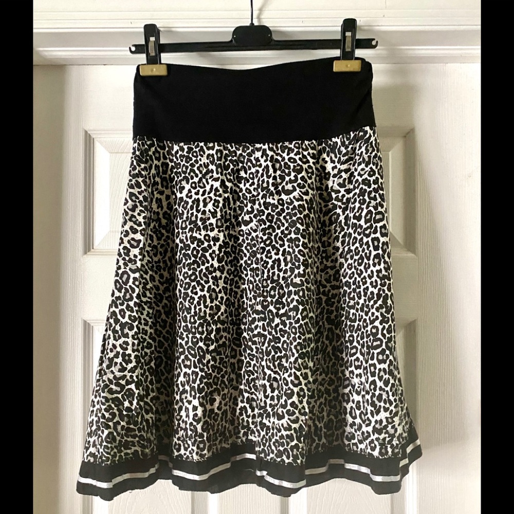BEAUTIFUL LEOPARD PRINT SKIRT